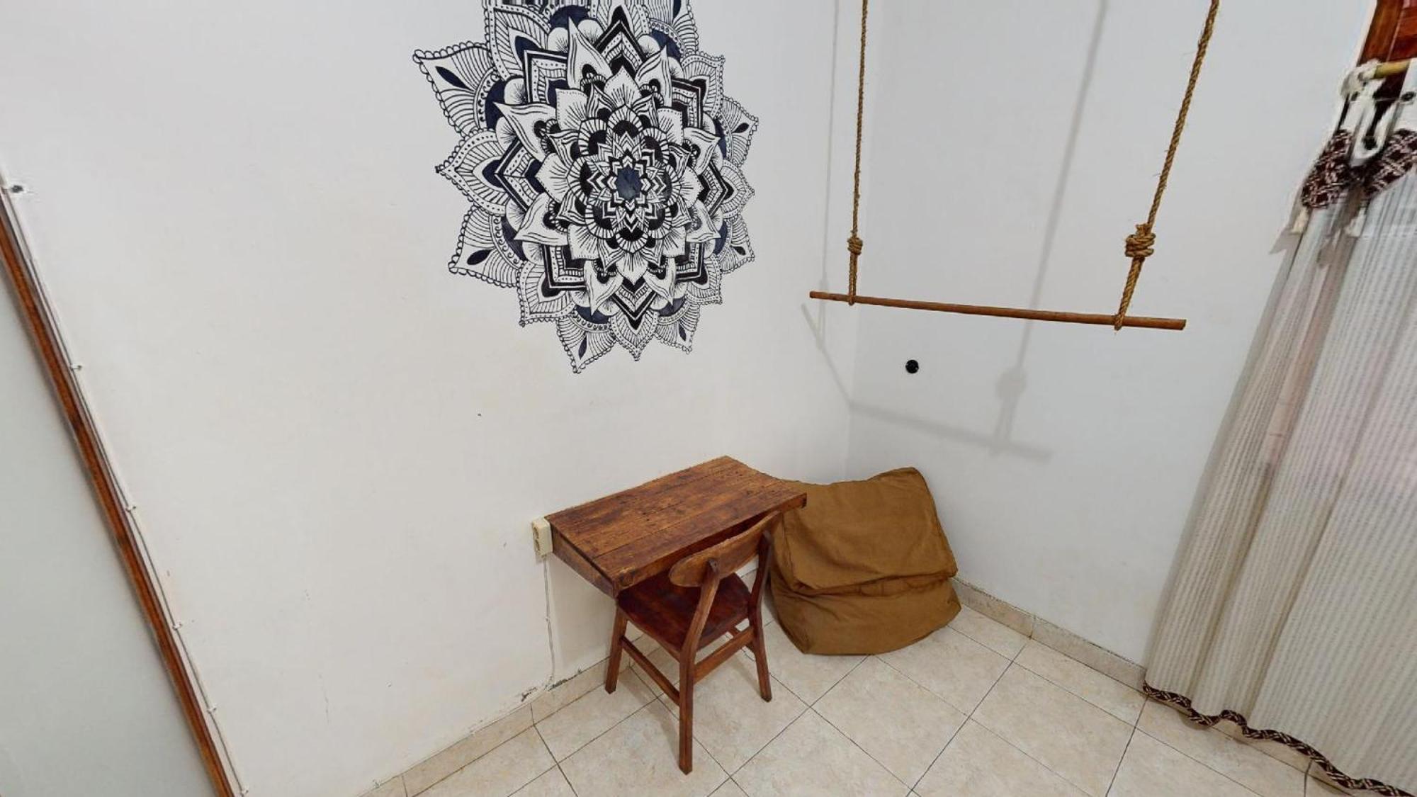 Wood Stone Hostel Yogyakarta Exterior foto