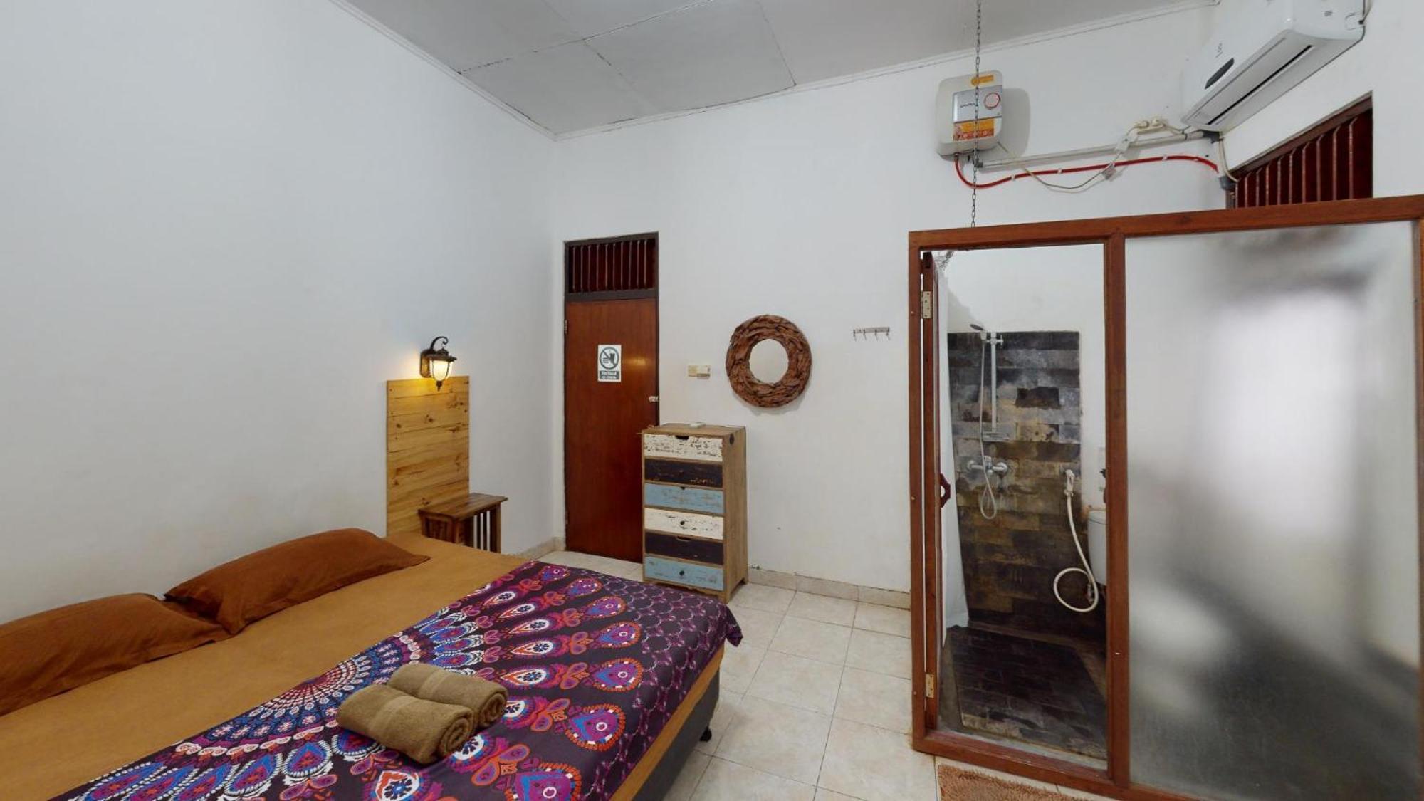 Wood Stone Hostel Yogyakarta Exterior foto