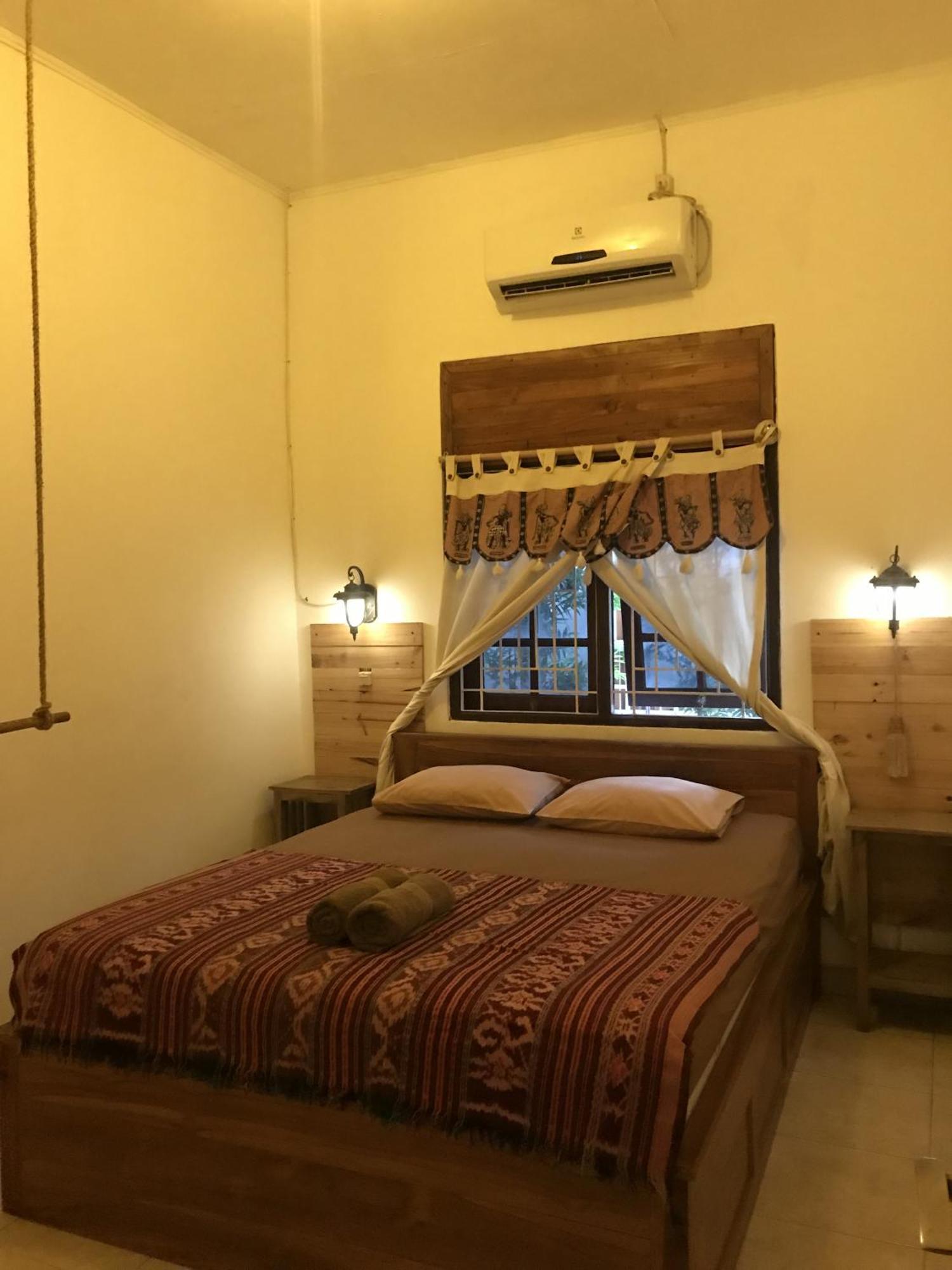 Wood Stone Hostel Yogyakarta Exterior foto