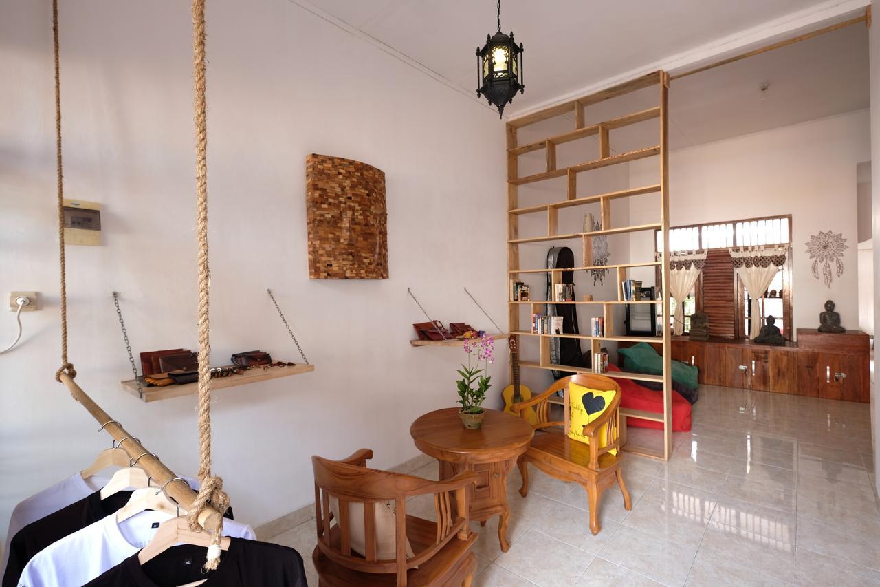 Wood Stone Hostel Yogyakarta Exterior foto