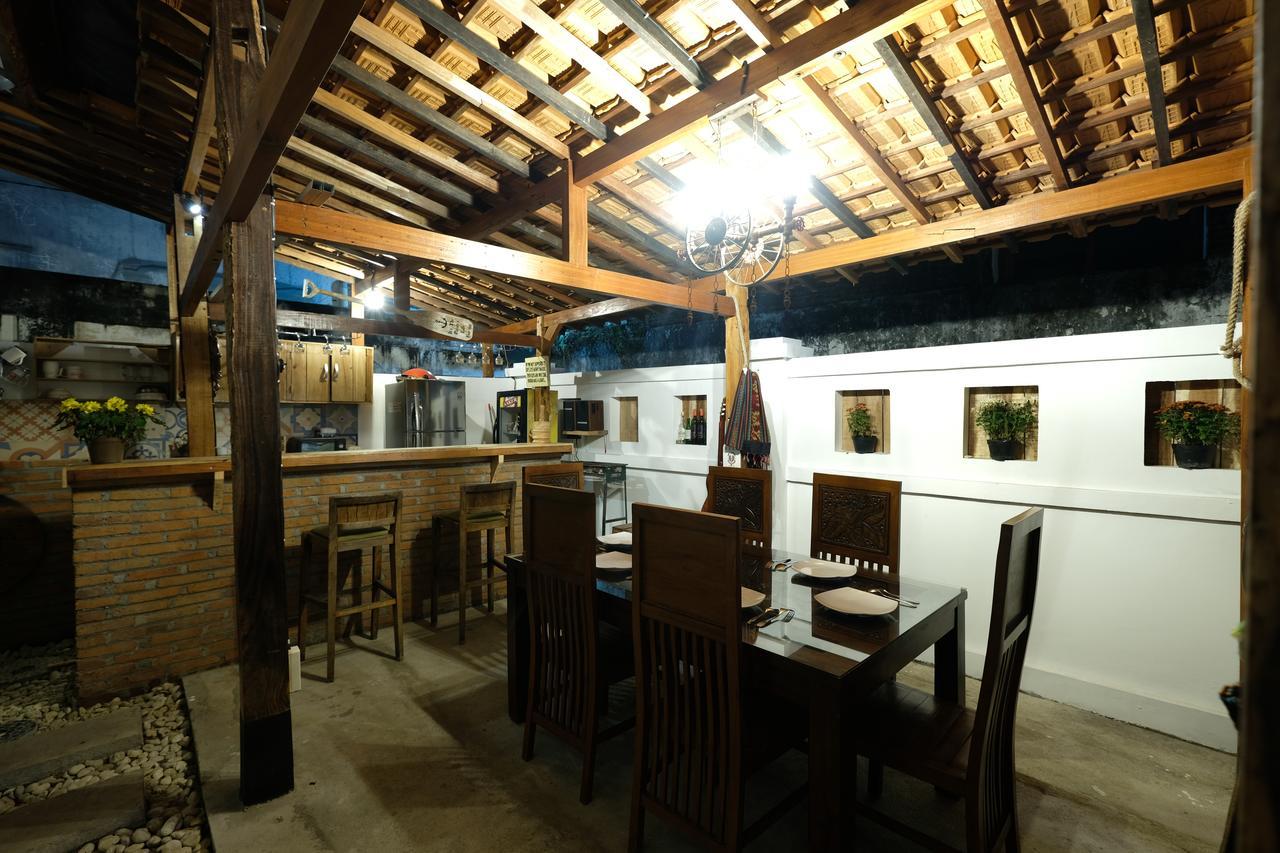 Wood Stone Hostel Yogyakarta Exterior foto