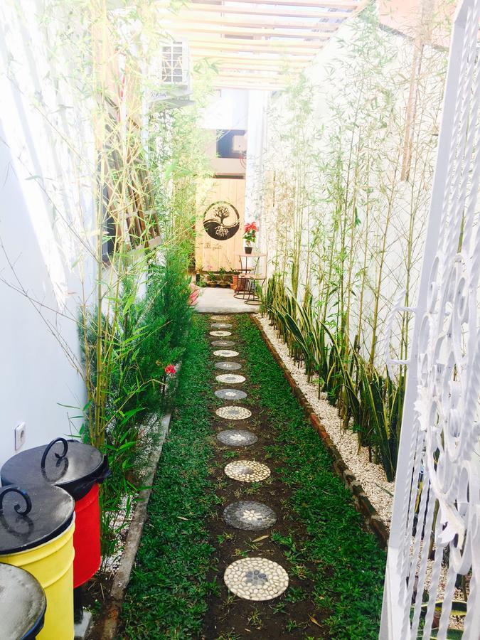 Wood Stone Hostel Yogyakarta Exterior foto