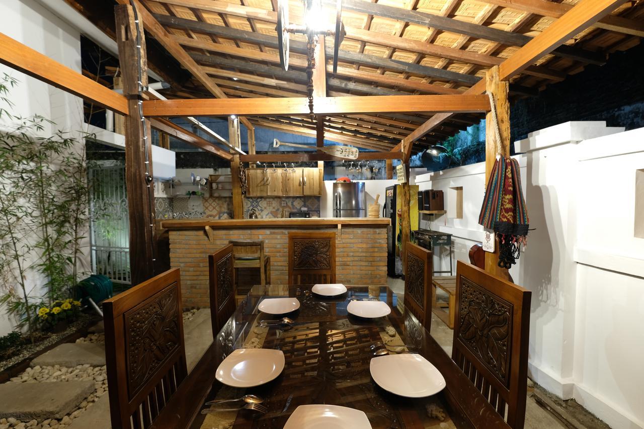 Wood Stone Hostel Yogyakarta Exterior foto